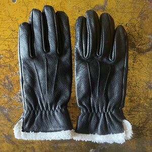 L.L. Bean Black Leather Gloves with Cream Trim